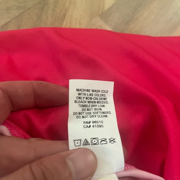 DC Superman hot pink Under Armor top - Picture 5 of 6